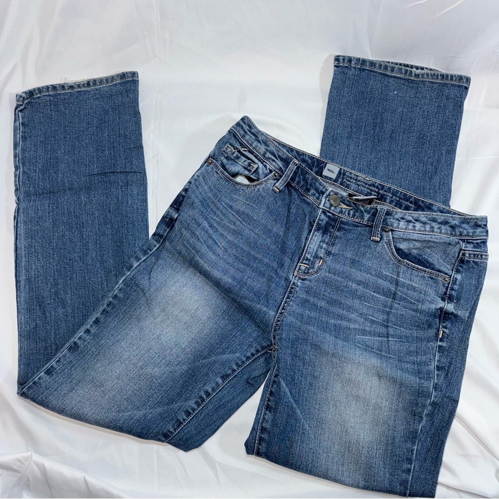 Mossimo curvy bootcut. 6S/C.
